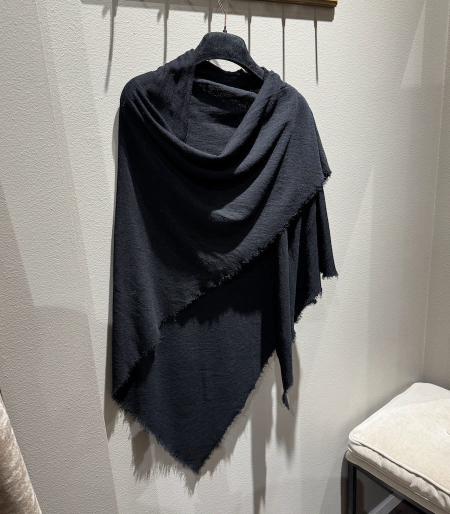 By Basics 1023 Shawl Black