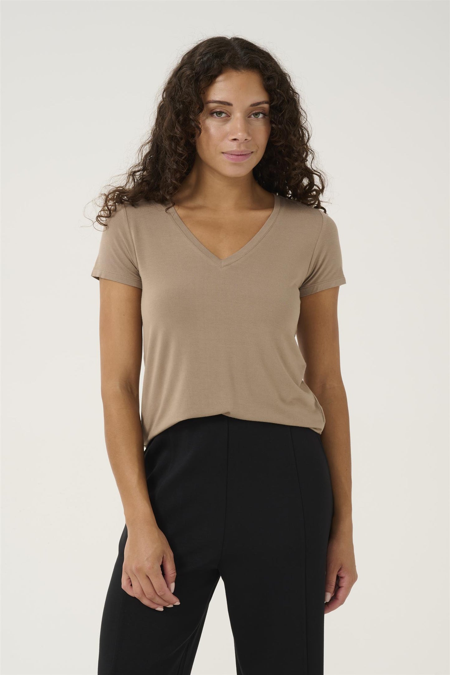 Culture Poppy V-neck T-Shirt Timber Wolf
