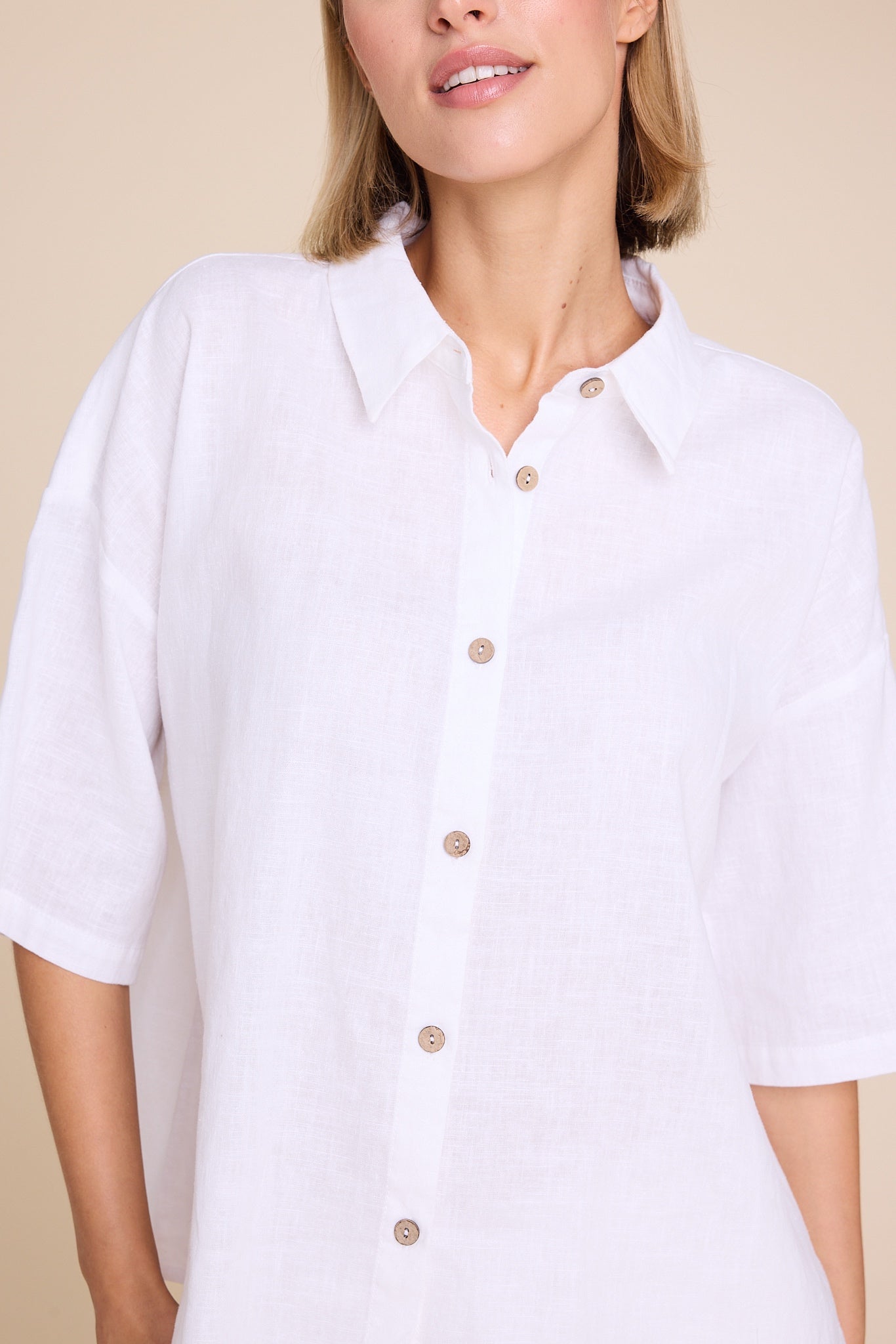 Line of Oslo Resort Linen White