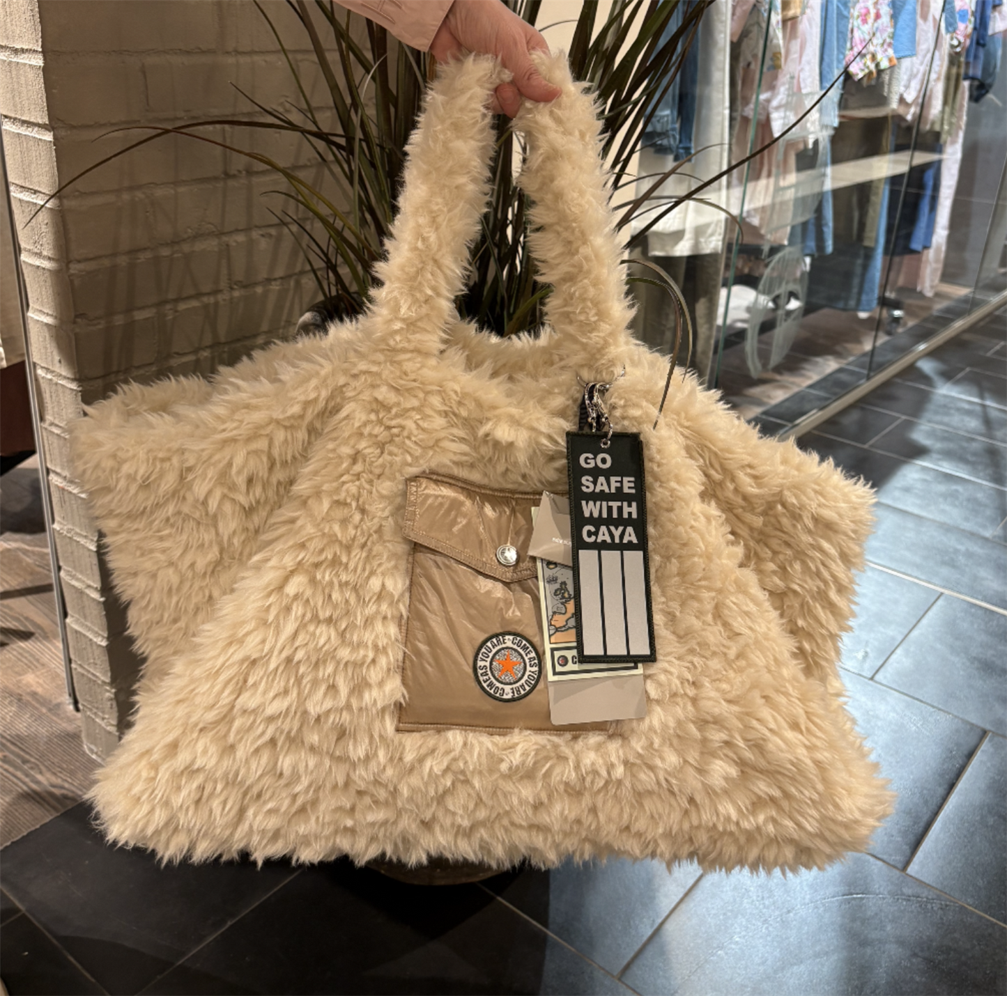 C.A.Y.A Fleece Bag Large Champagne