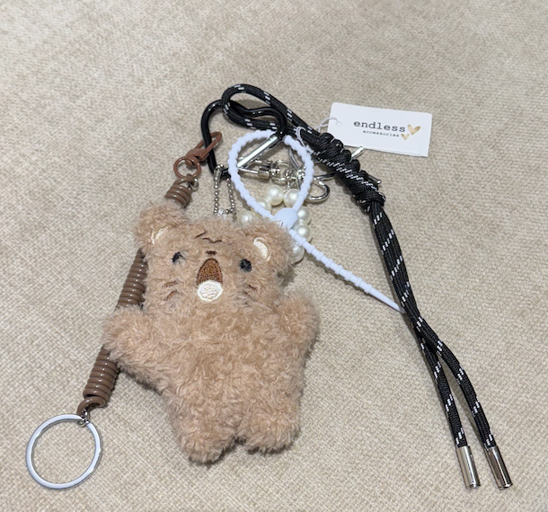 Endless Bag Charm Sort Taupe
