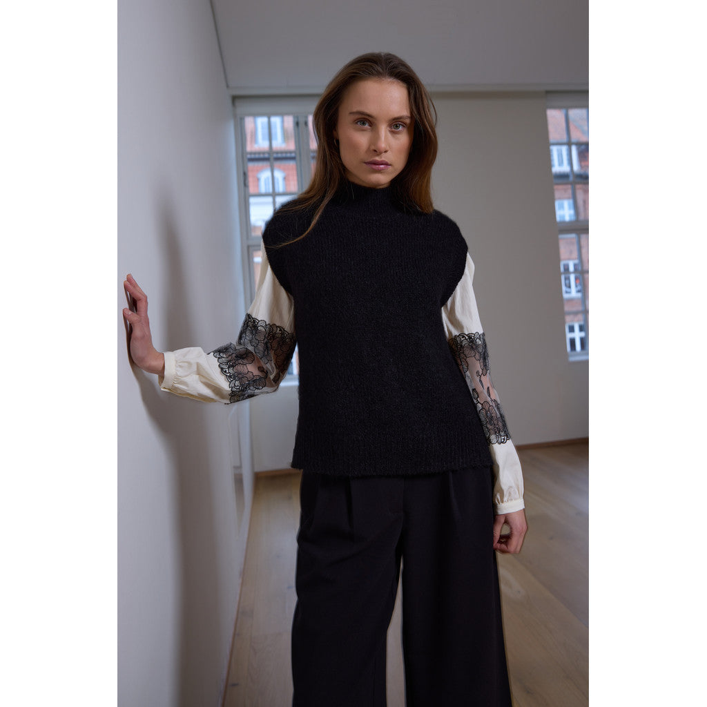 Rue de Femme Giselle Knit Vest Black