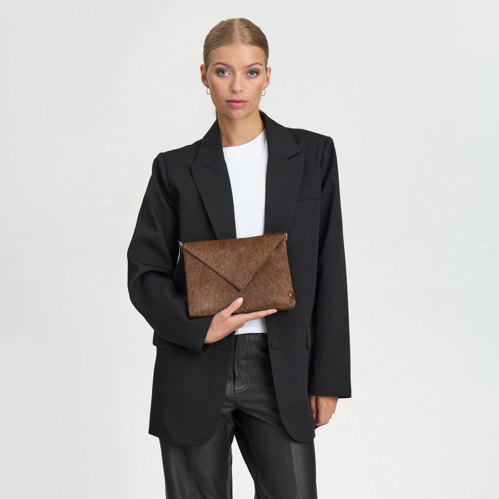 Depeche Clutch Walnut