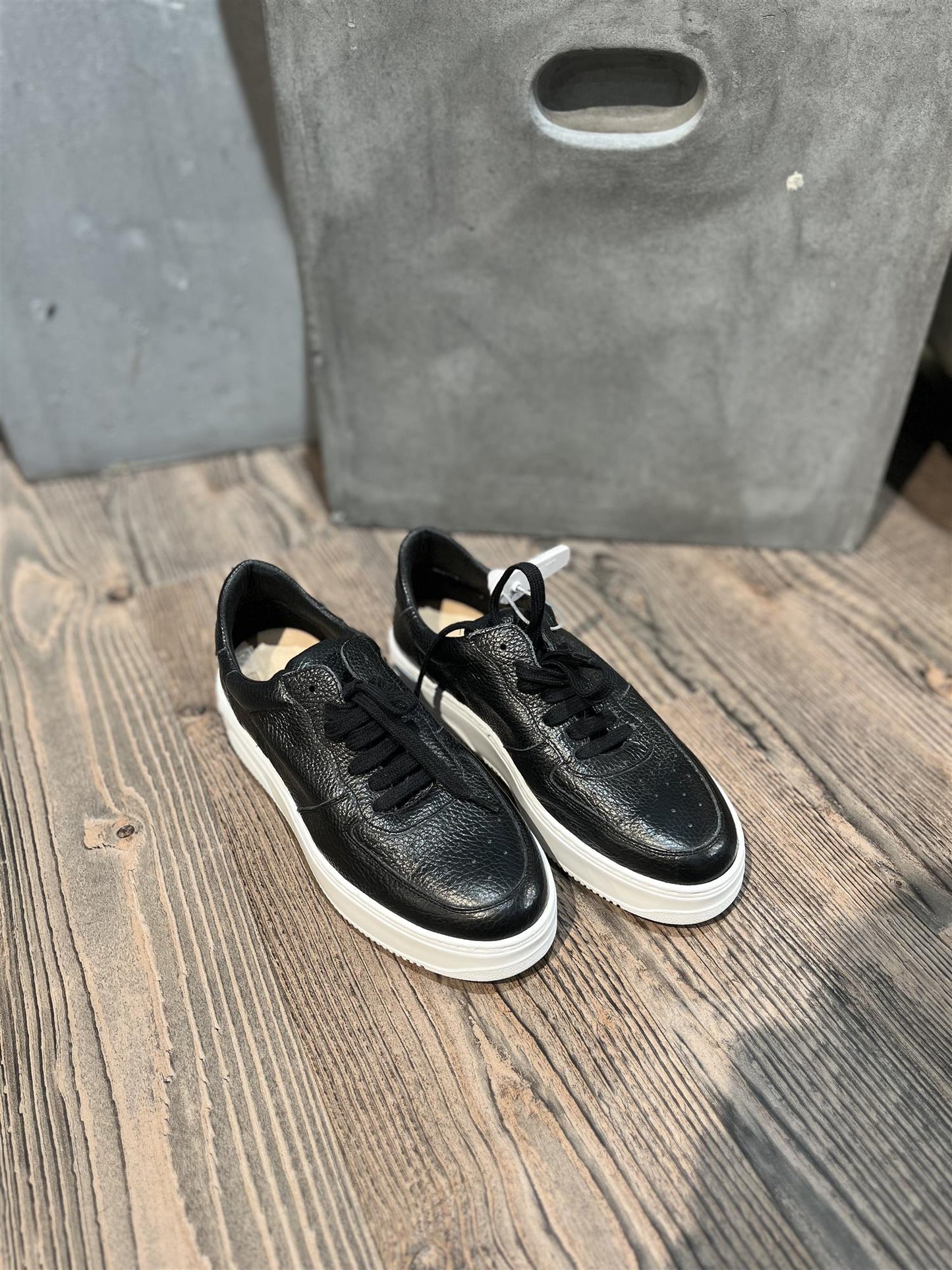KMB A5844 Black