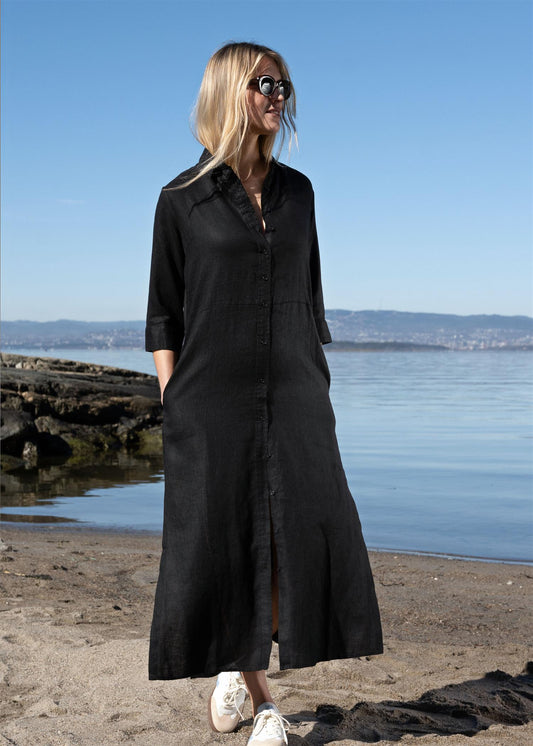 Close to my Heart Leila Midi Dress Black