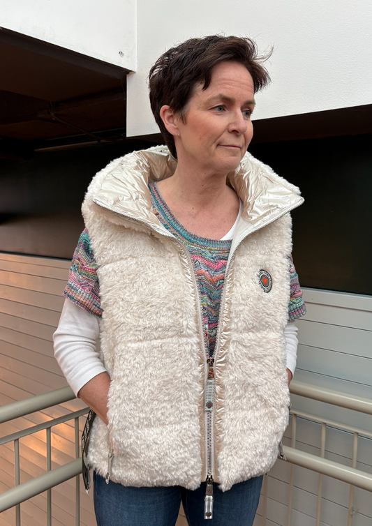 C.A.Y.A Amanda Vest White