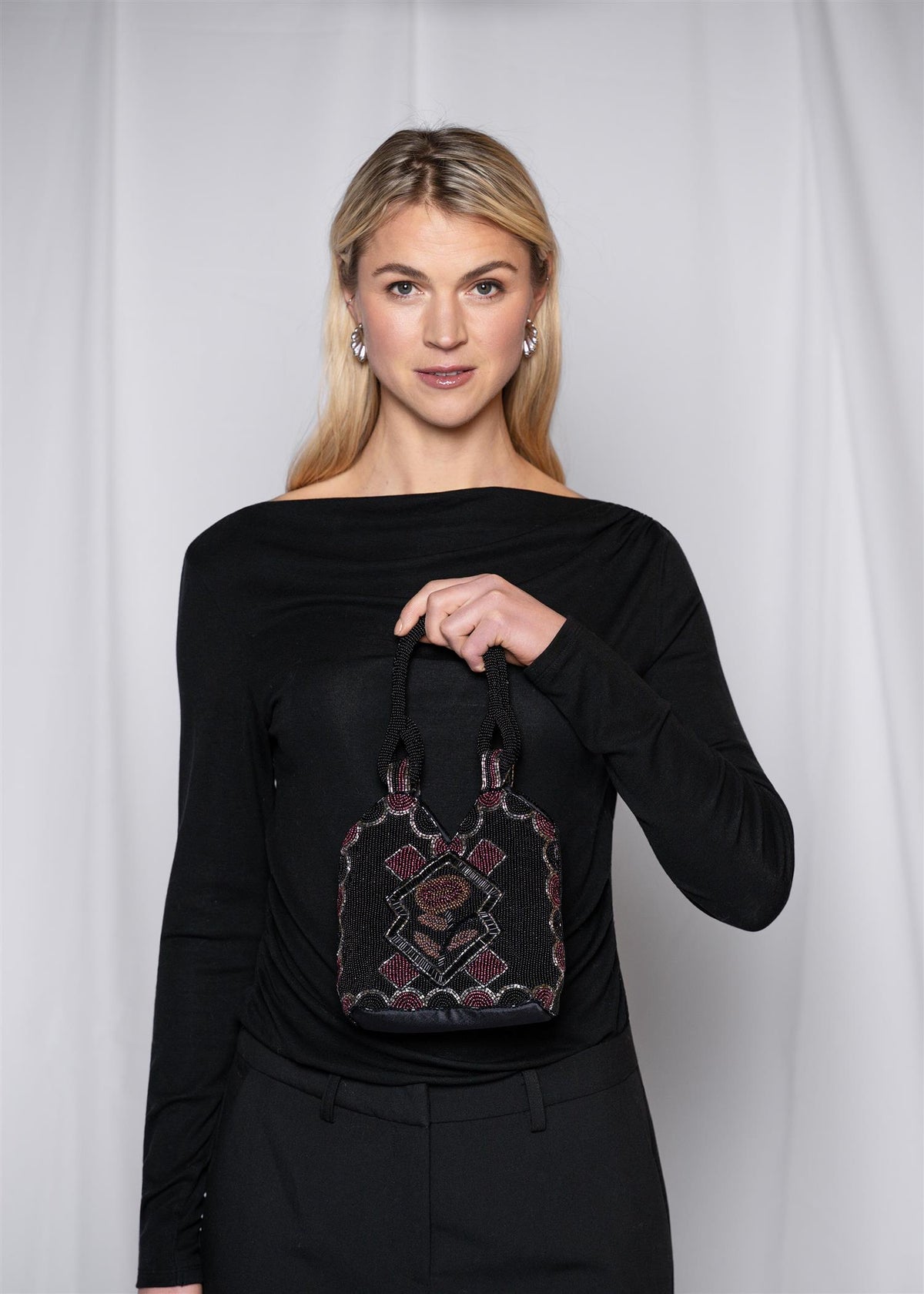 Close to my Heart Beaded Handle Purse Black/Burgundy