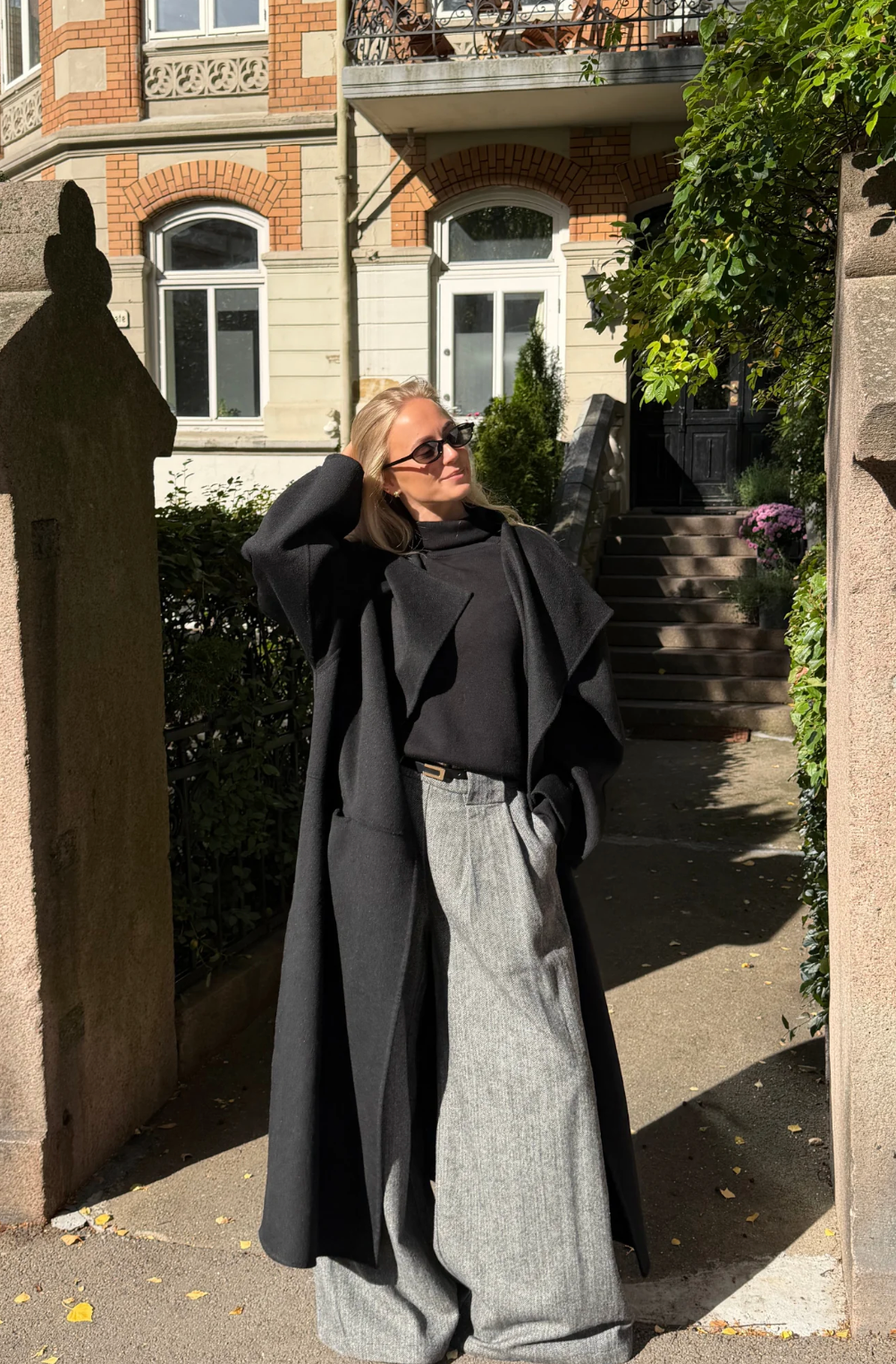 Line of Oslo Josse Black
