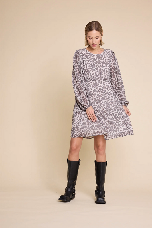 Line of Oslo Miller Short Leo