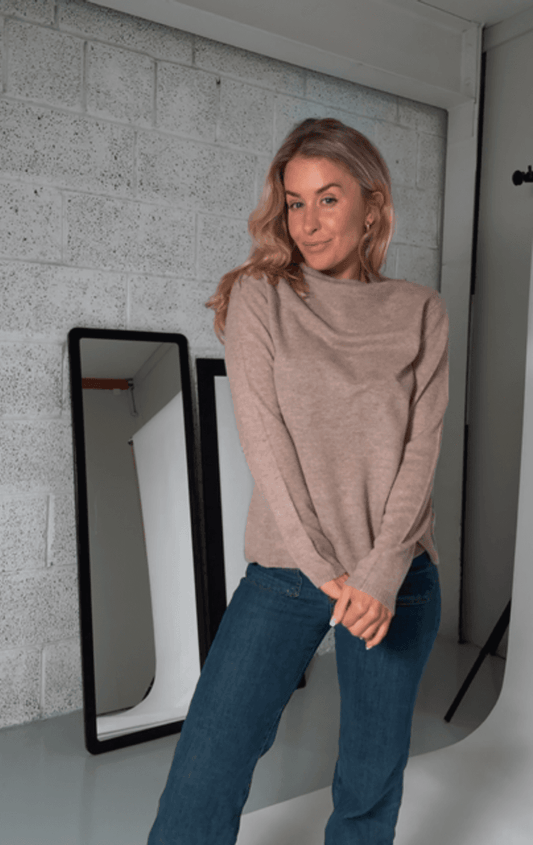 Amuse by Veslemøy Martine Genser Sand