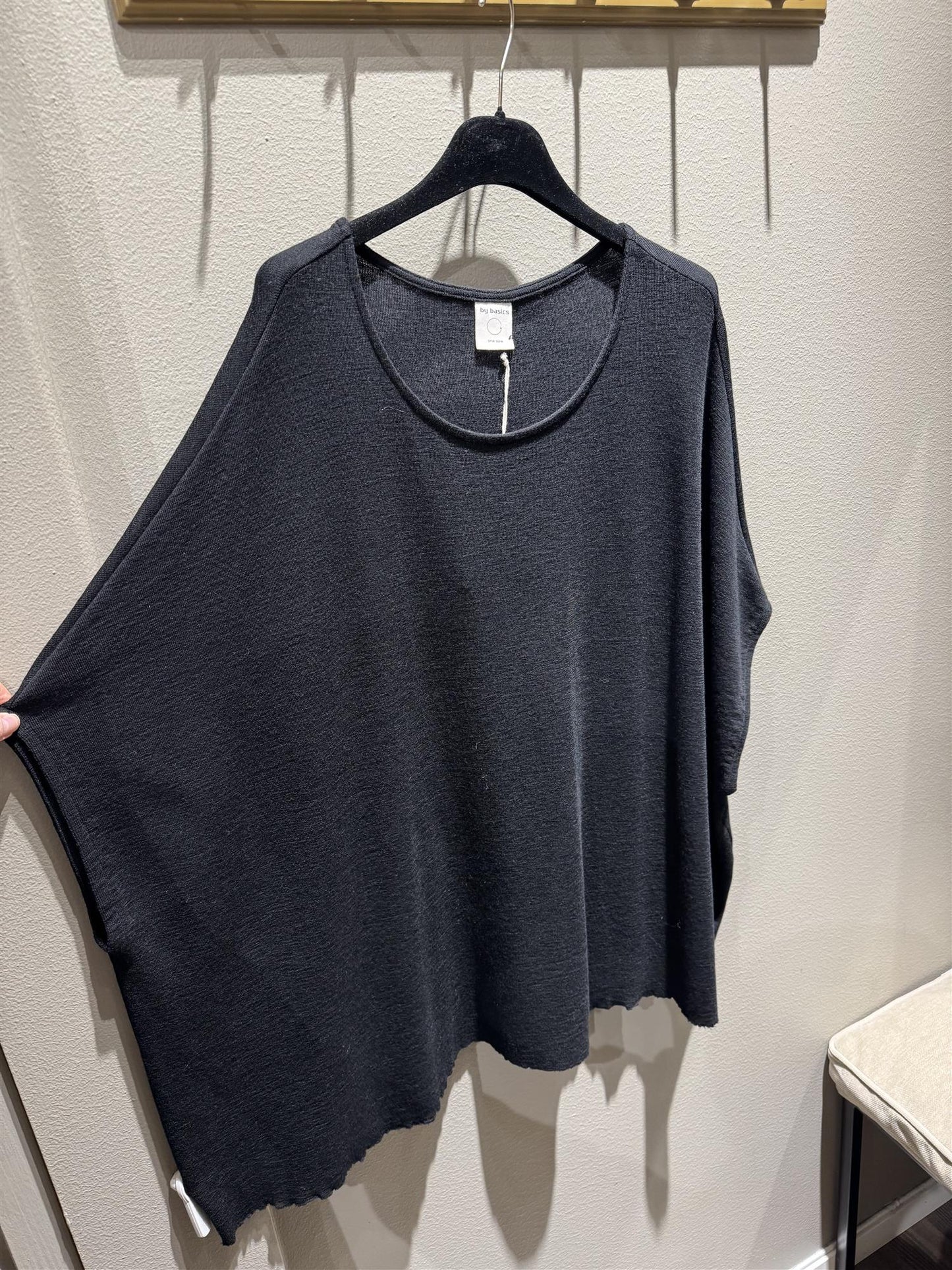 By Basics Top Extra Wide Black