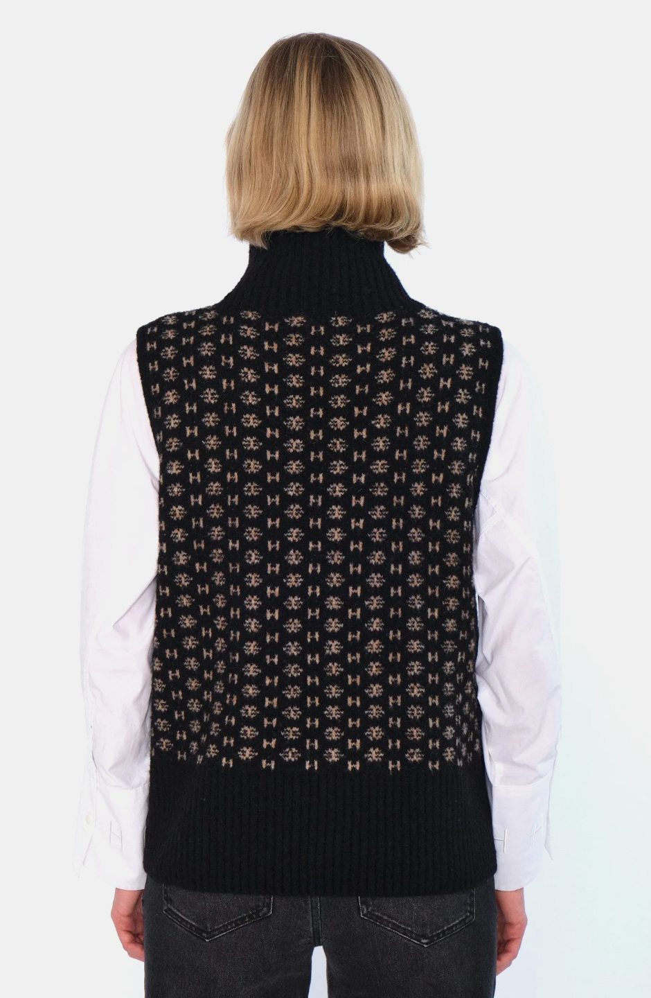 HÉST LOGO Vest Jet Black