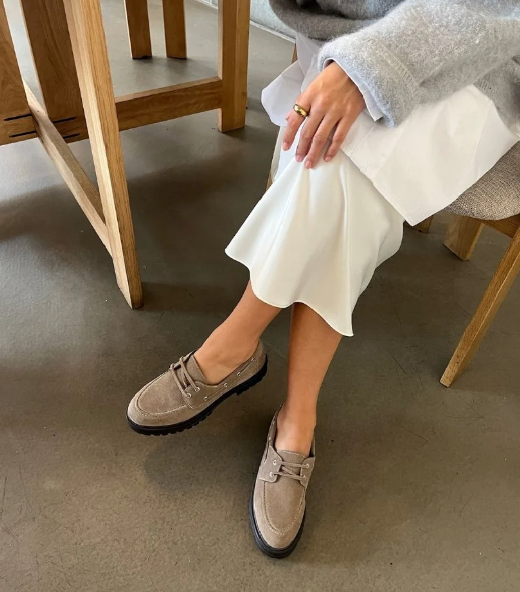 Copenhagen Shoes The Passion Shoe Suede Dark Beige