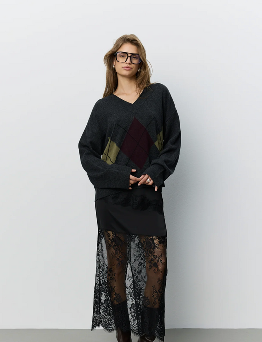 Sofie Schnoor Pale V-neck Argyle Knit Sweater Dark Grey