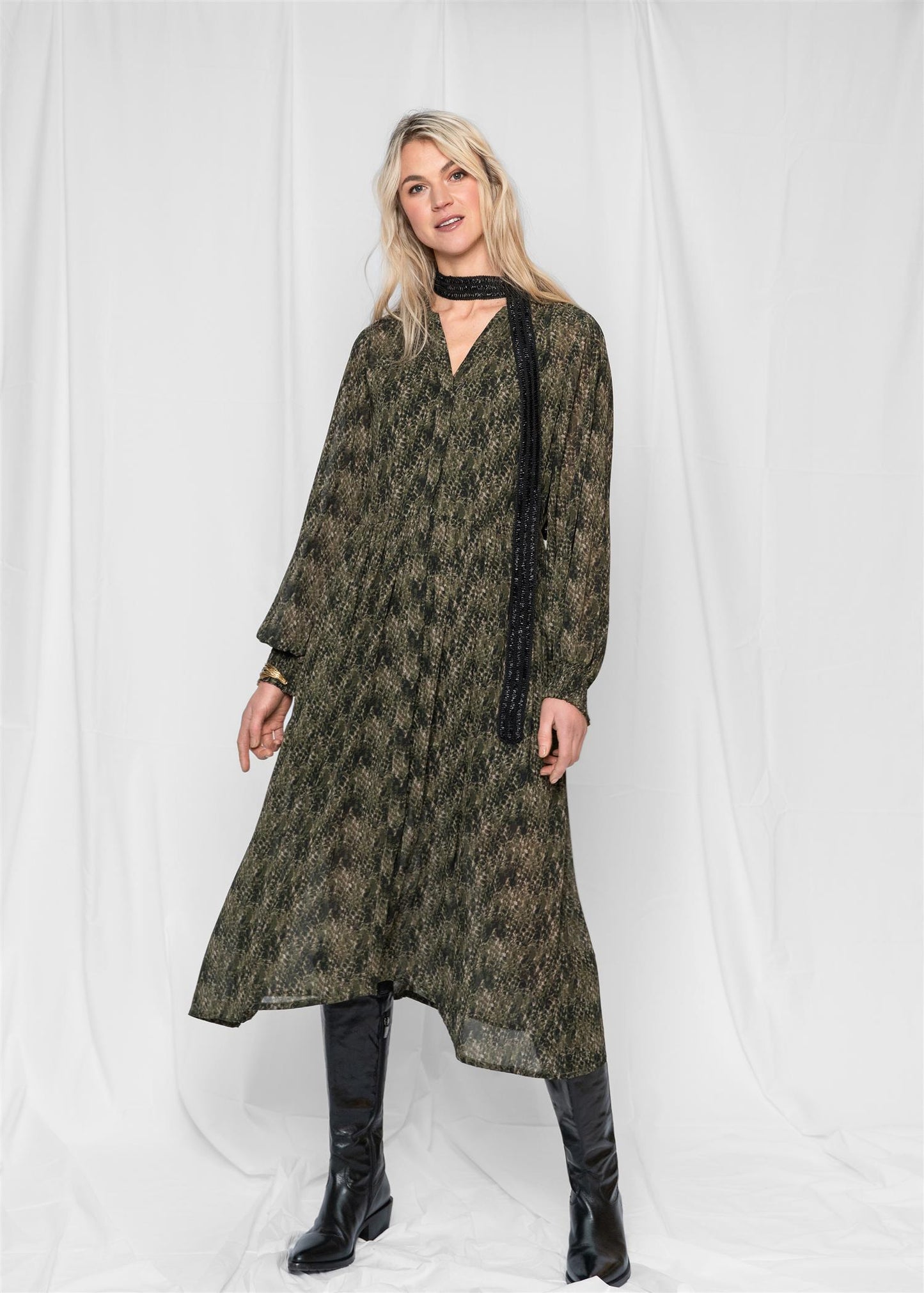 Close to my Heart Dhalia Midi Dress Moss Green