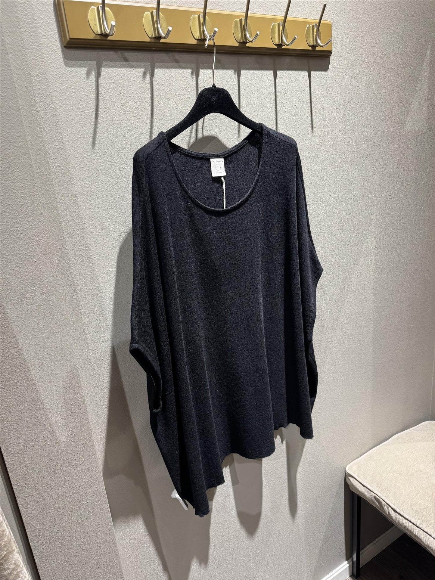 By Basics Top Extra Wide Black