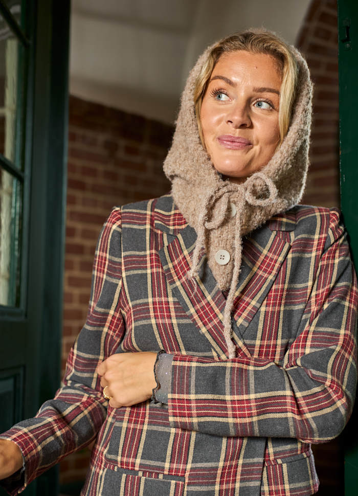 Black Colour Willow Balaclava Hat Creme