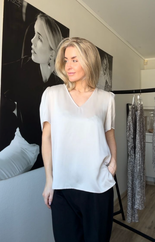 Amuse by Veslemøy Ella Silkebluse Nude