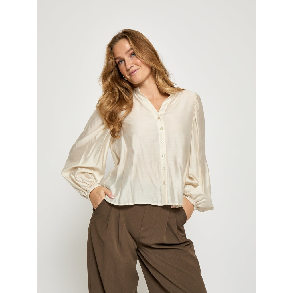 Peppercorn Beth Shirt Gardenia