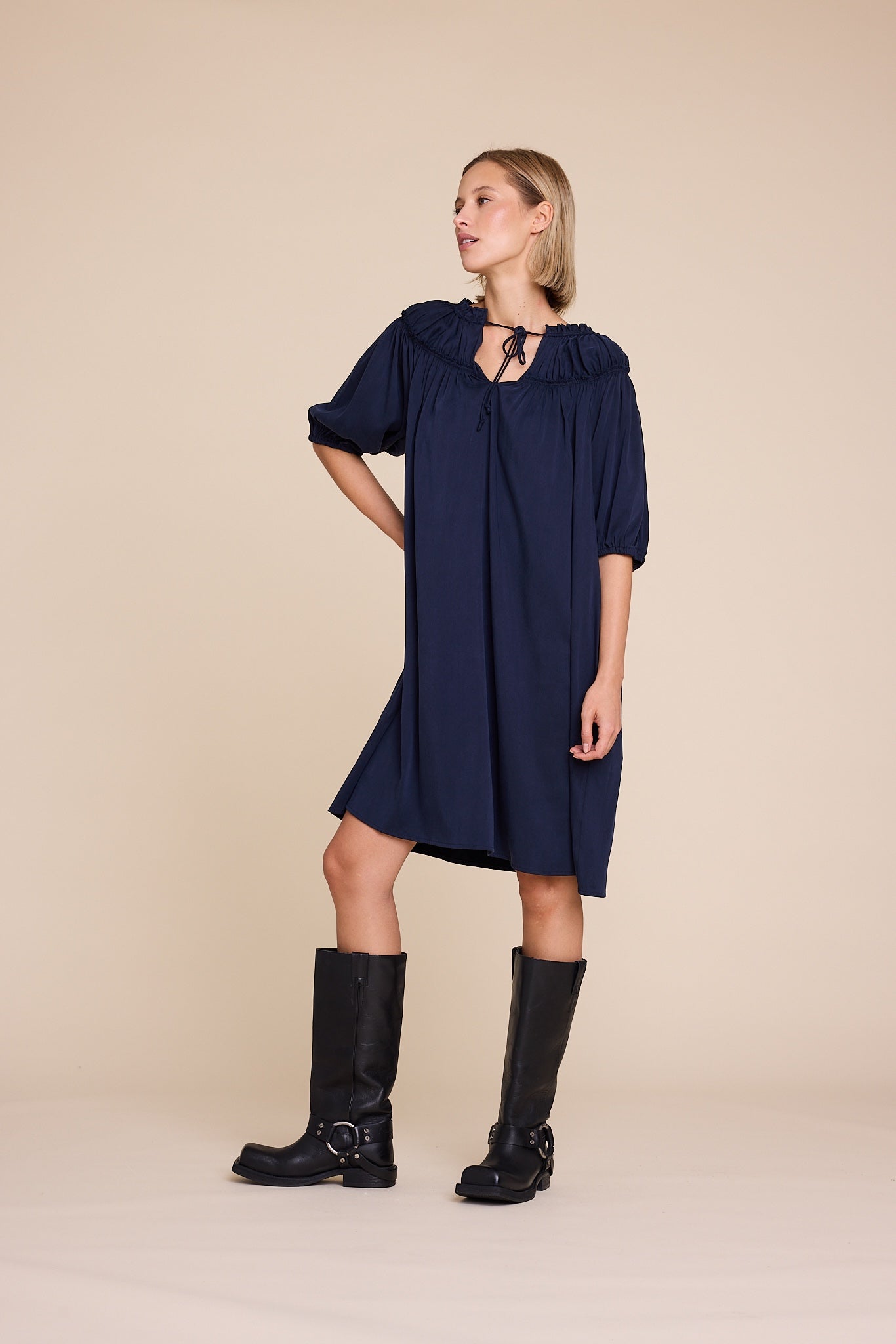 Line of Oslo Sammy Kjole Dark Blue