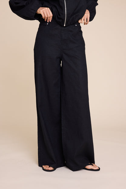 Line of Oslo St. Barth Linen Black