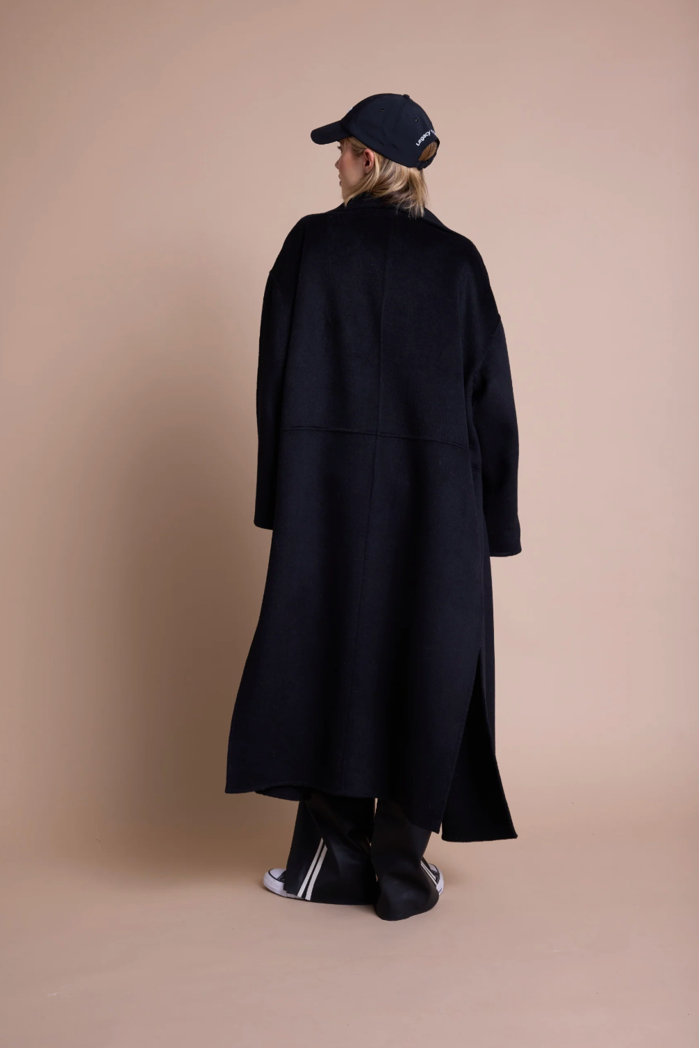 Line of Oslo Josse Black