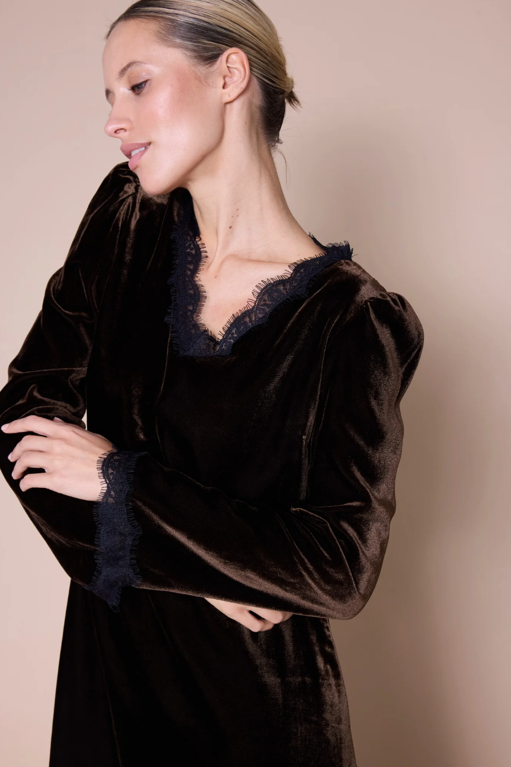 Line of Oslo Maud Dress Velvet Brown