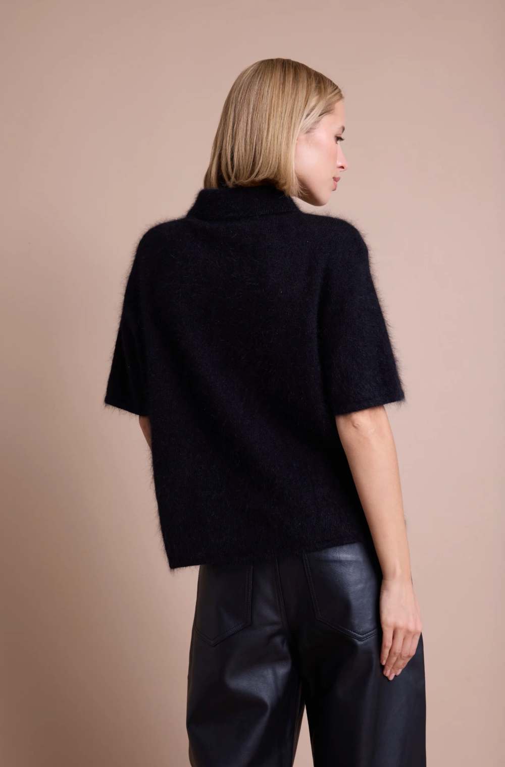 Line of Oslo Grant Black